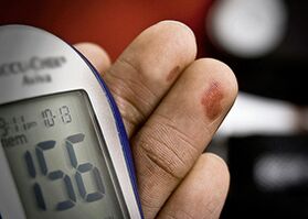 Diabetes spremlja hiperglikemijo - visoko raven krvnega sladkorja